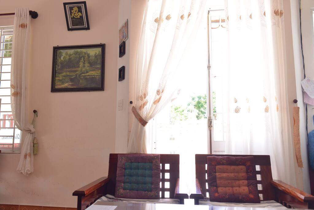 Phòng khách ngọt ngào cho cả gia đình / nhóm sinh hoạt