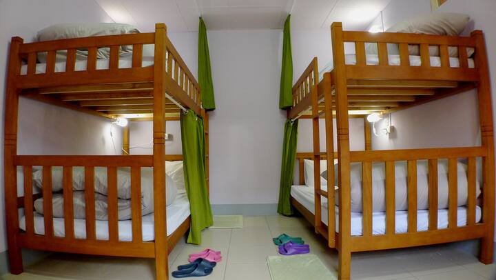 ห้องรวมที่สะดวกสบายสำหรับ 4 คน