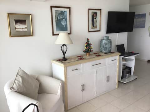 Anuncio de Airbnb popular: Just like in a Cruise en Piriápolis