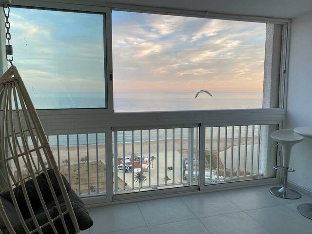 Penthouse with pretty views(19th floor) gallery image 4