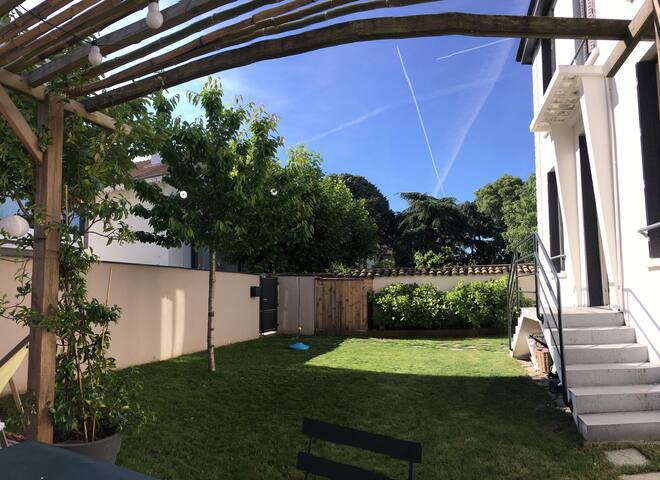 Town house with garden in Lyon gallery image 2