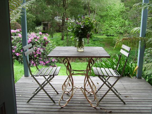 Riverbank Cottage Allenvale gallery image 4