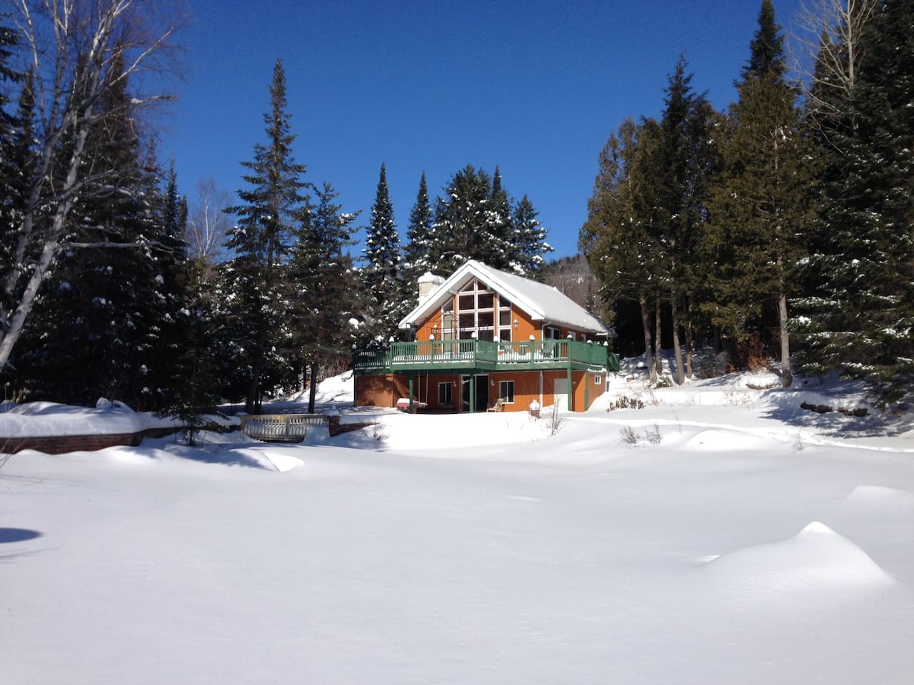 chalet on a lake Chalets for Rent in SaintAdolphed'Howard, Québec, Canada chalet on a lake Chalets for Rent in SaintAdolphed'Howard, Québec, Canada
