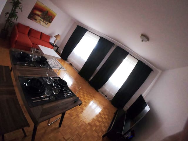 Beautiful forest hill view! 2 bed/2bath