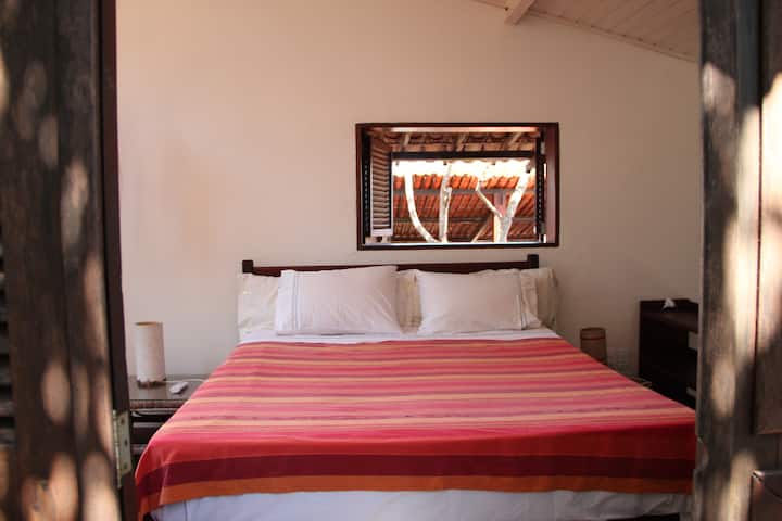 Quarto 1 // A partir deste quarto, você tem vista para o interior da casa.