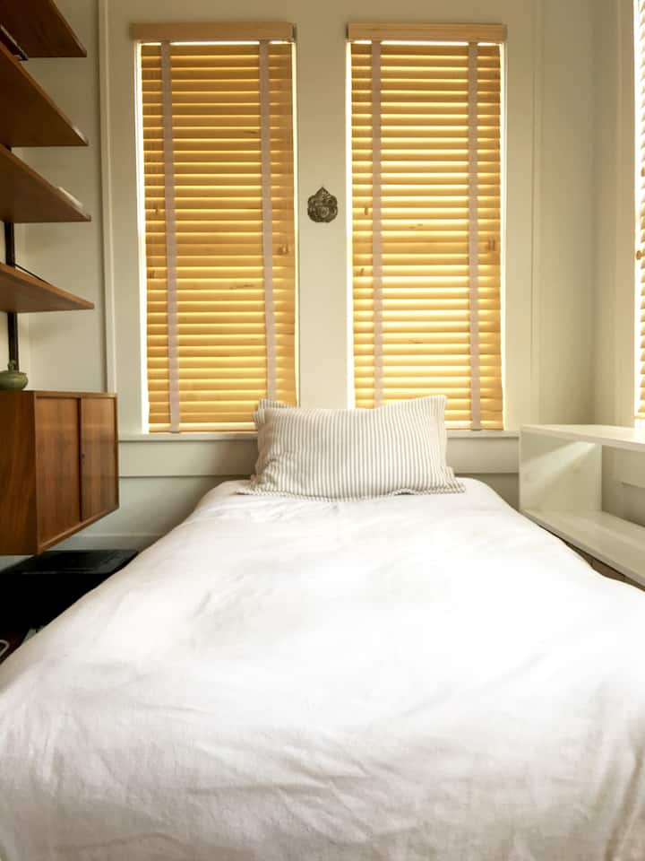 ห้องนอนเล็กห้องที่ 3 - เตียงคู่ 