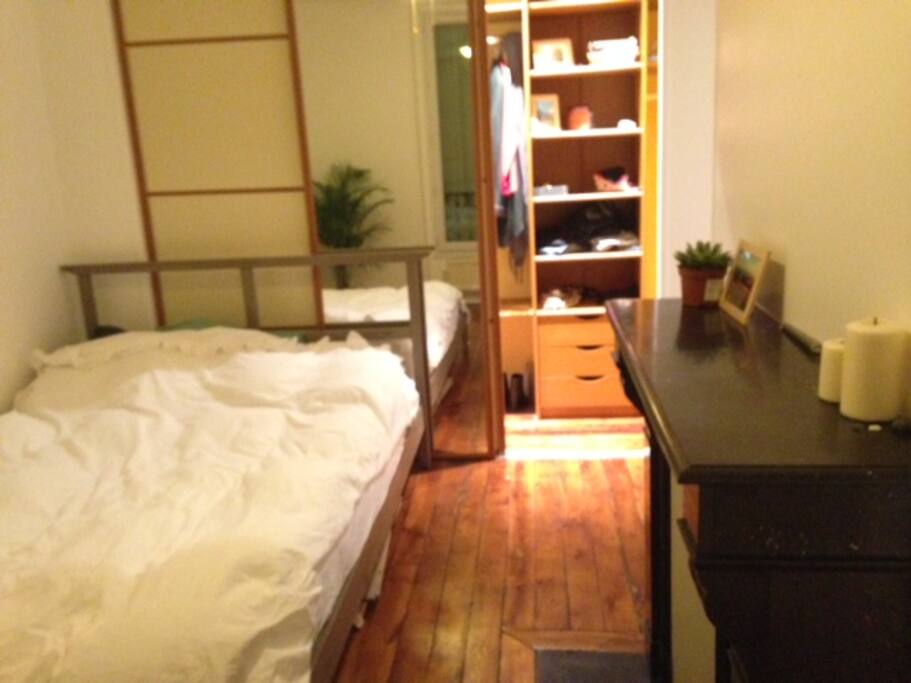 Large bedroom, walk in closet, fireplaces in every room