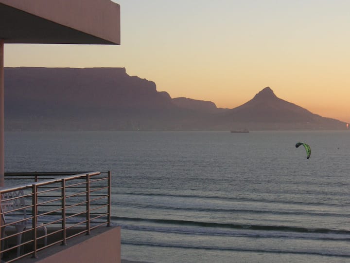 Cape Town Beachfront: Views Views!!