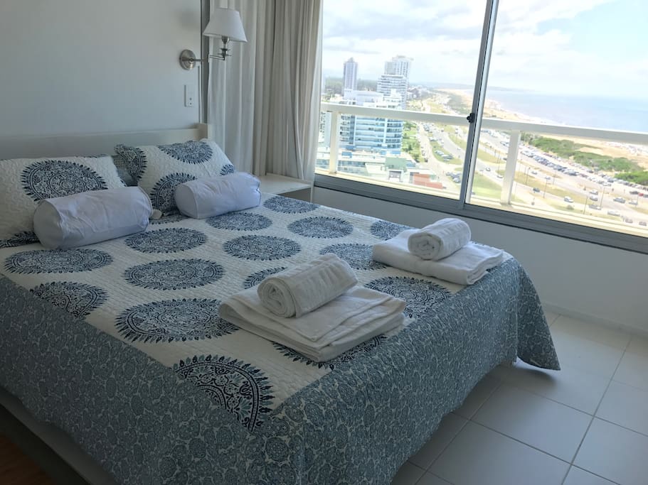 Cuarto principal / Master bedroom