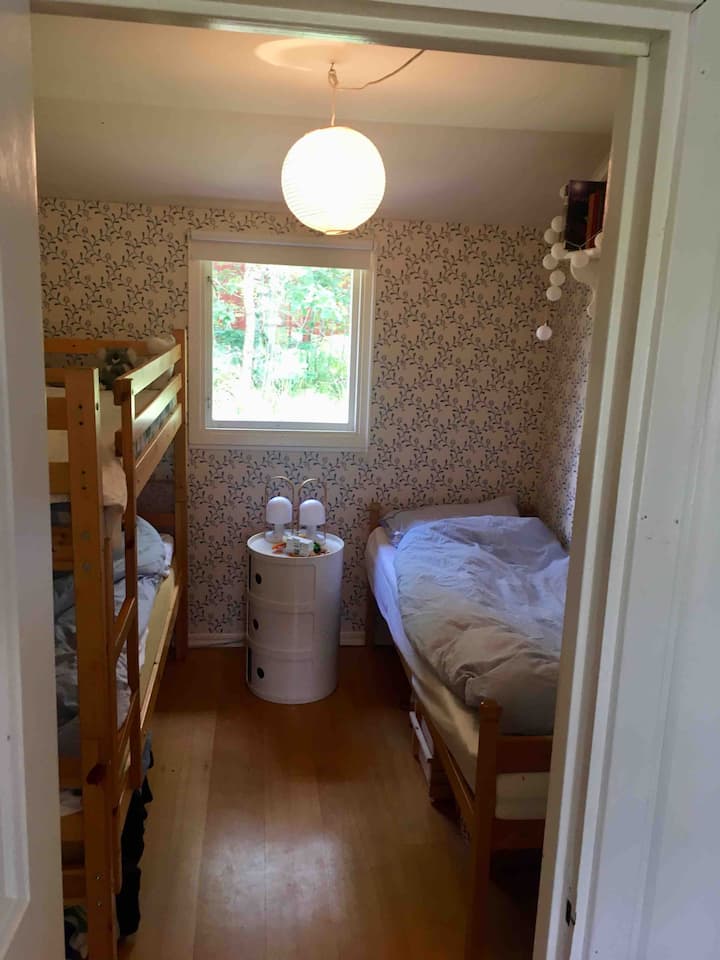 Спалня за трима души