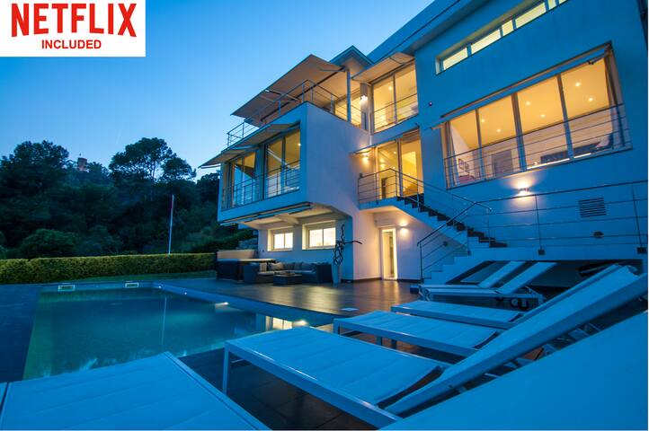 ★ CoastalVillas – Villa Alta Vista ★stunning villa gallery image 3