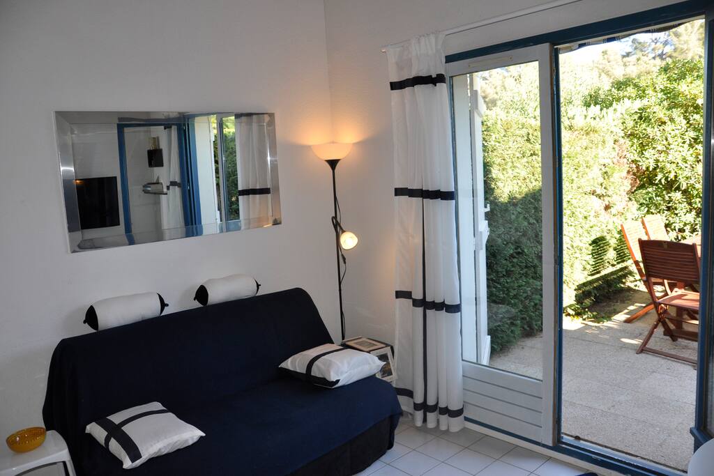 Un lit pliant complète le couchage