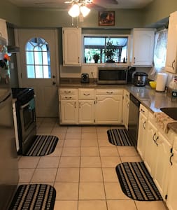 Master bedroom for rent, close to NYC!