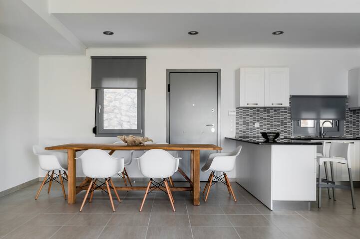 Modern Luxury Villa In Lindos with Pool & Jacuzzi gallery image 3