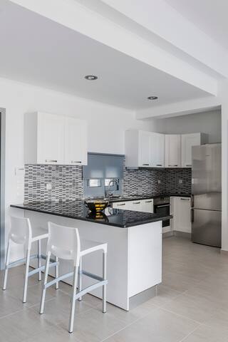 Modern Luxury Villa In Lindos with Pool & Jacuzzi gallery image 4