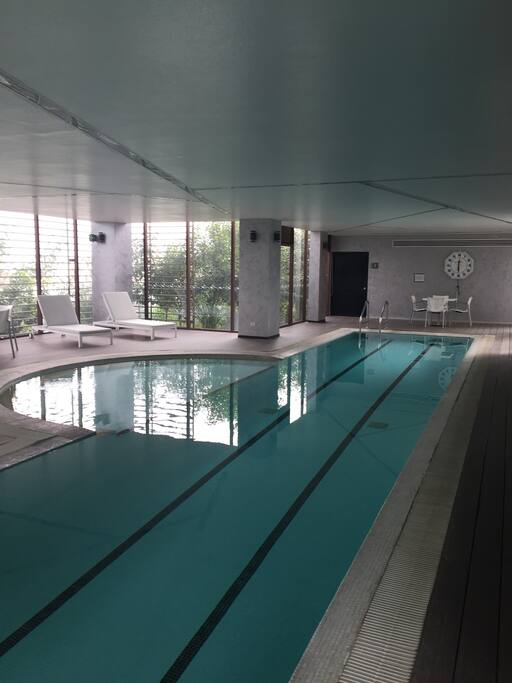 Semi-olimpic pool