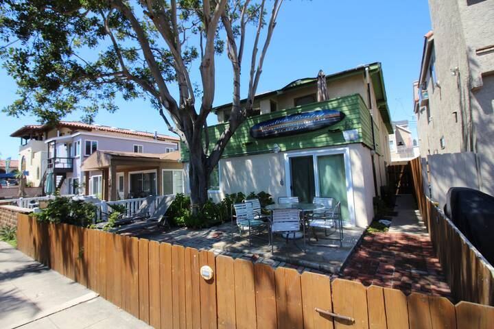 Bayside 5 Bed, 3bath-1 Block to Ocean/Bay-Sleeps16 gallery image 5