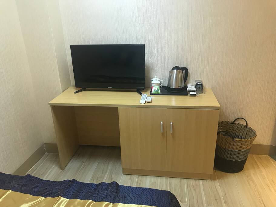 电视、热水壶