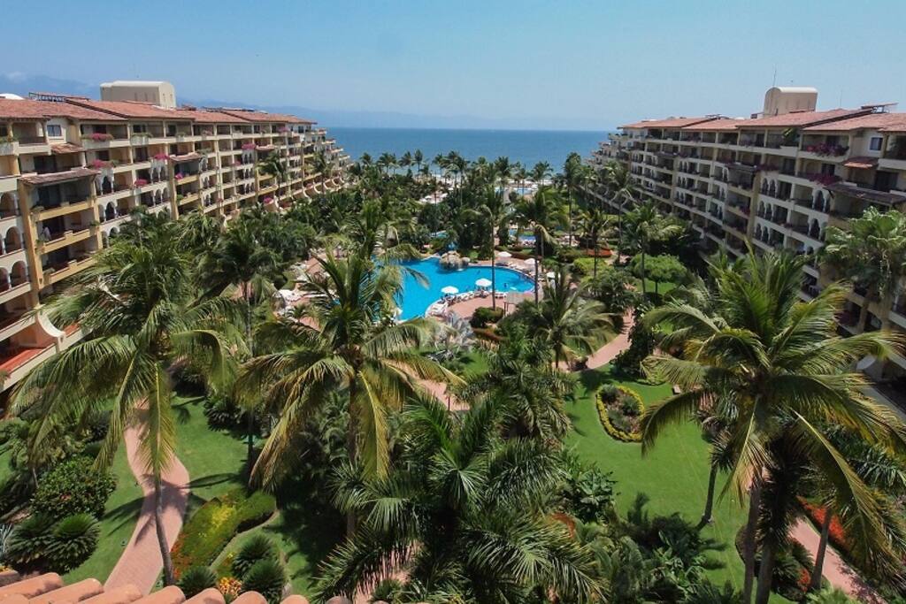 View from balcony / vista desde el balcon