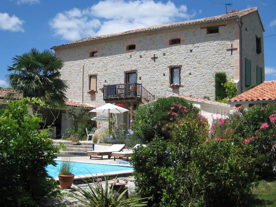 Gîte en Pays de Cocagne, paisible avec grande piscine