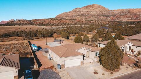 Mountainview Home w/ Large Patio & Sport Court