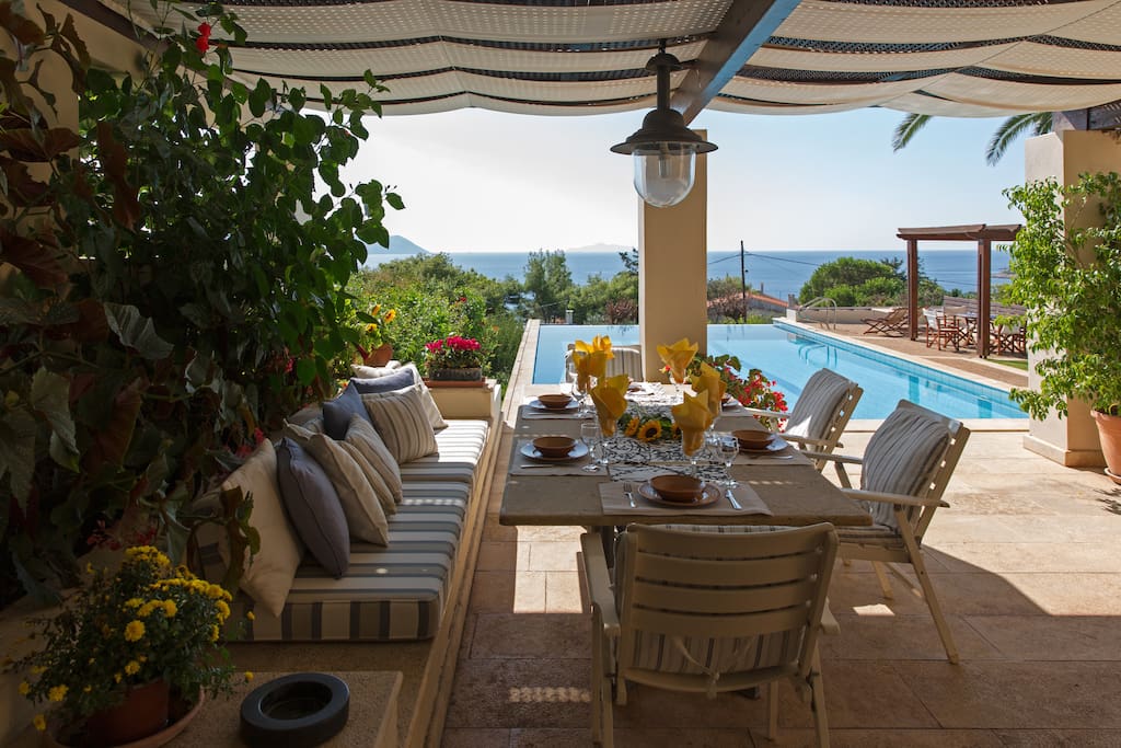 Outdoor dinning