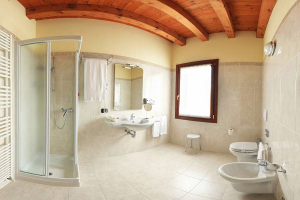 Bagno Spazione e Confortevole