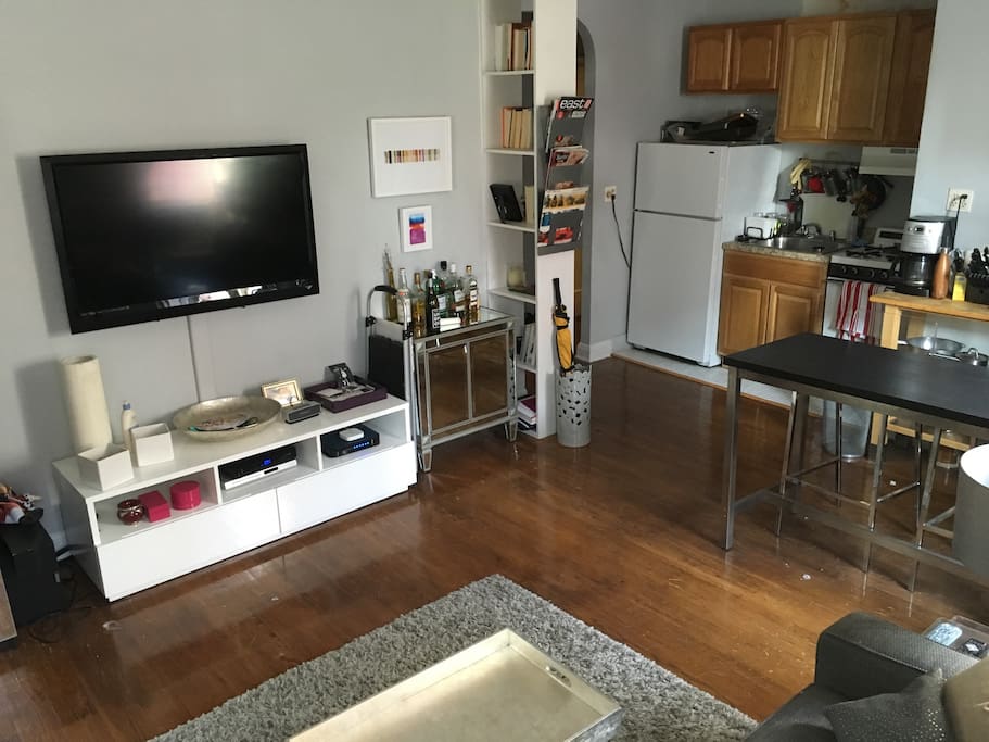 Large flat screen tv with cable (HBO, SHO, Cinemax) and DVR.
