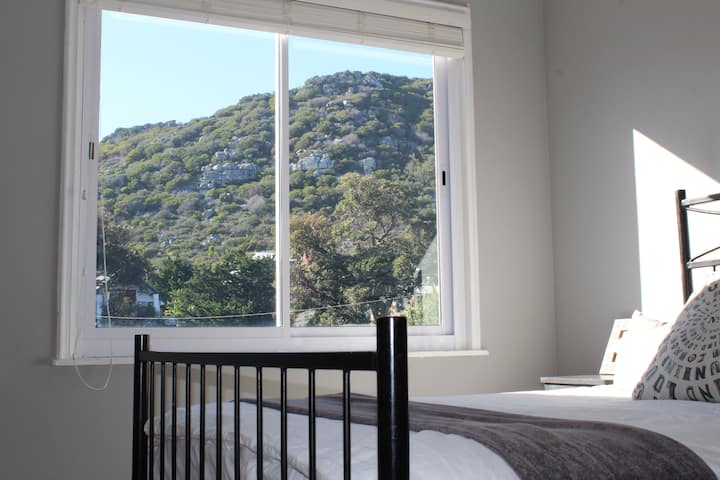 ห้องนอนชั้นบนห้องที่ 2