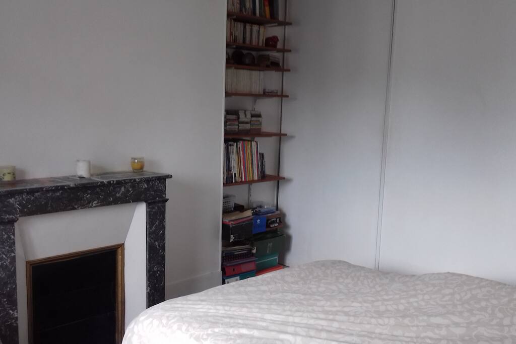 Chambre avec un lit 2 places