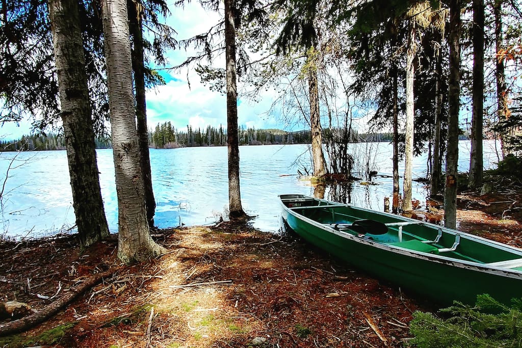 Rent this canoe to go to one of the 27 islands