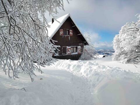 The cabin at the foot of the slopes