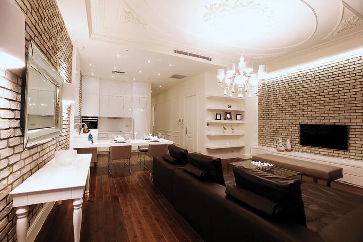 Spacious 2 Bedrooms + Saloon Flat