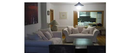 Anuncio de Airbnb popular: Beautiful and spacious apartment with views of the Valley en Panticosa
