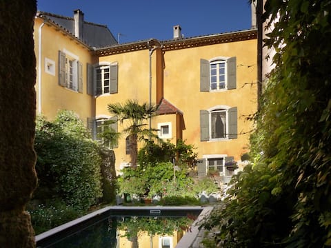 Beautiful 18th Century town house