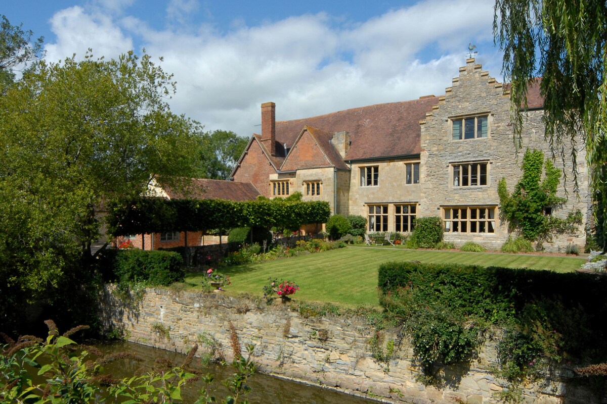 With Rent Houses Uk Pool In To With Rent Houses Uk Pool In To