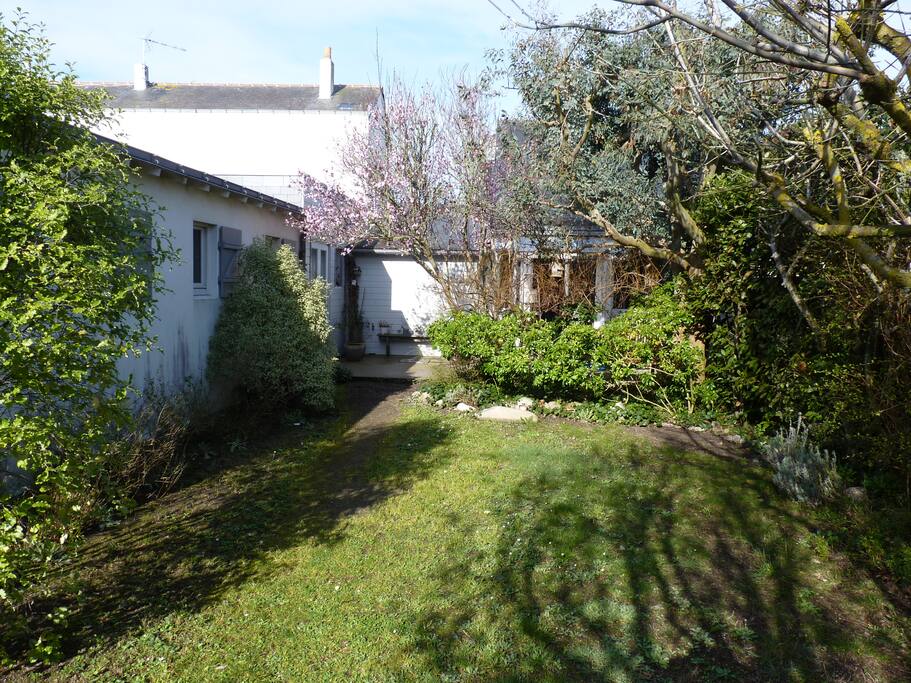ensemble maison jardin