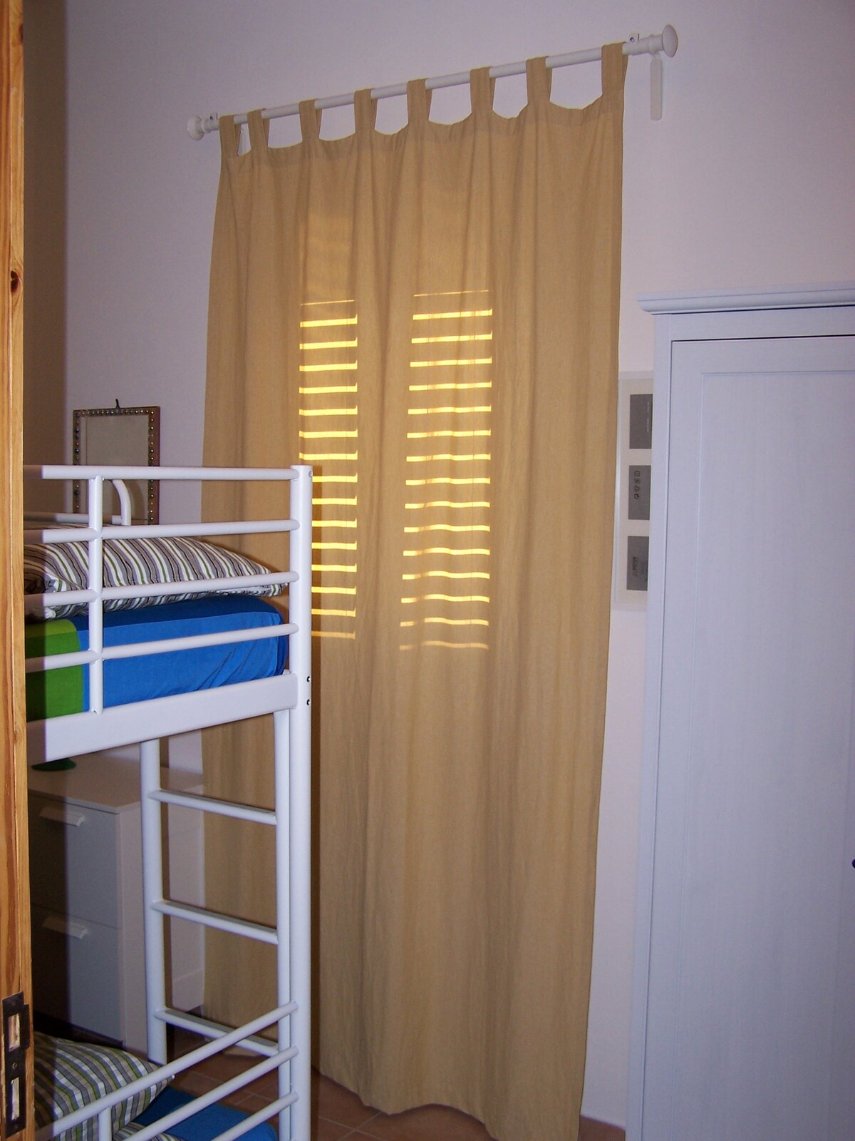 ห้องนอนพร้อมเตียงสองชั้น