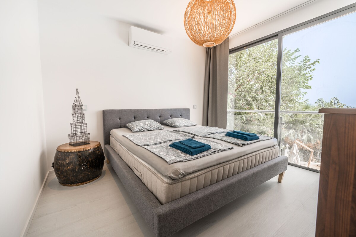 Spálňa s vlastnou kúpeľňou