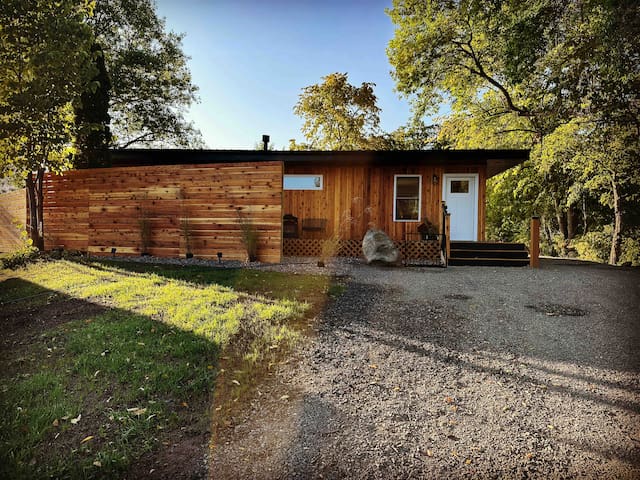 Nordic Harbor Haus – Lake living! gallery image 3