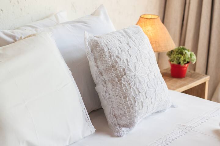 ...מצעים...אבל אל תשכחו להביא שמיכות, נכון?