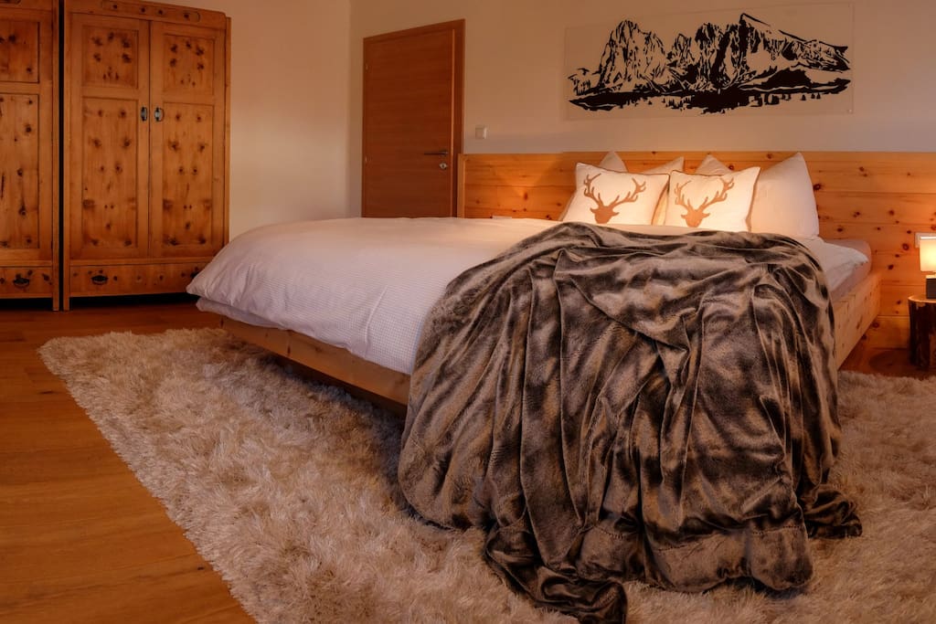 Zimmer in Zirbenholz