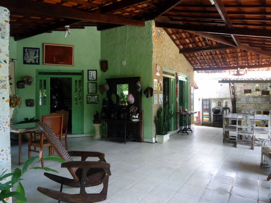 Varanda com vista piscina e espaço gourmet