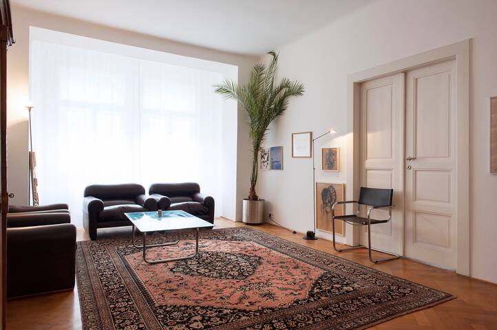 3BDR Art-filled Apartment with Garage gallery image 3