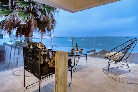 PALM GARDEN OCEAN FRONT LUXURY SUITE