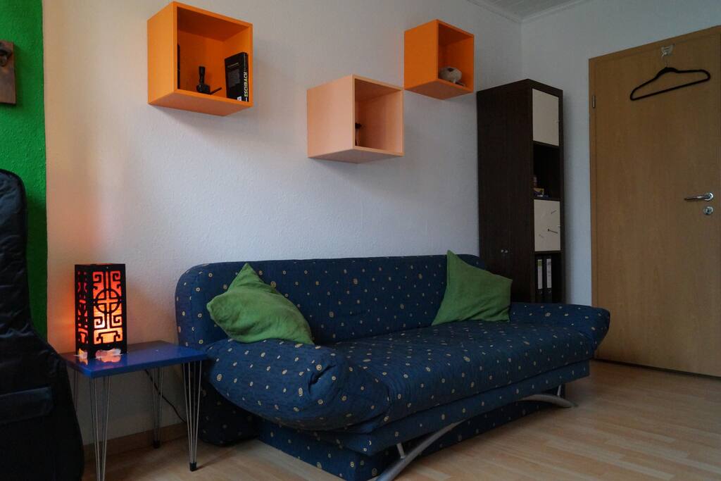 Guest room, this sofa is transformed into a bed (bed clothes are included),