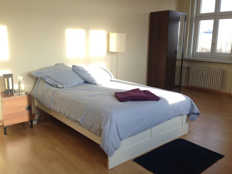 Schlafzimmer/Bedroom