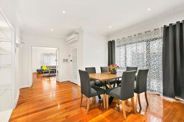 Luxury 3BR, Home & Pool, near Brighton Beach