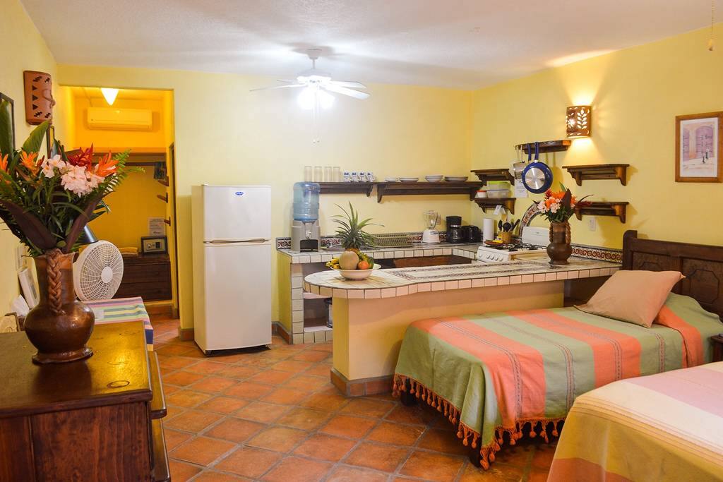 Studio Suite Ave de Paraiso.