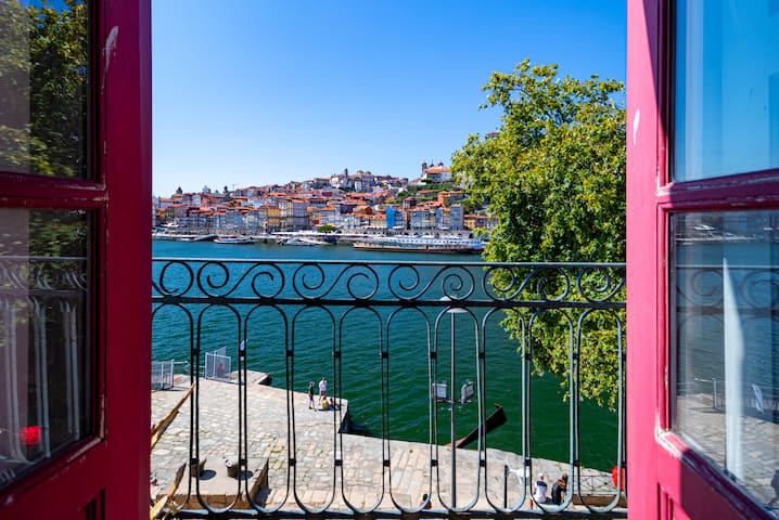 NorteSoul PaV – 2Bedroom w/Balcony & River View